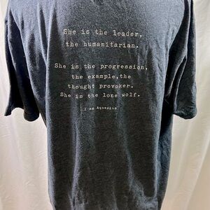 Om & Ah "She is the leader, ......." Aquarius T-Shirt Dark Grey XL